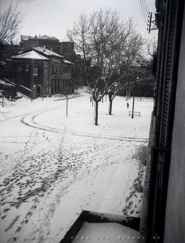 Tiaret 513- Quartier sous la neige COLLECTION DES AMIS DE ND DE SANTA CRUZ.jpg